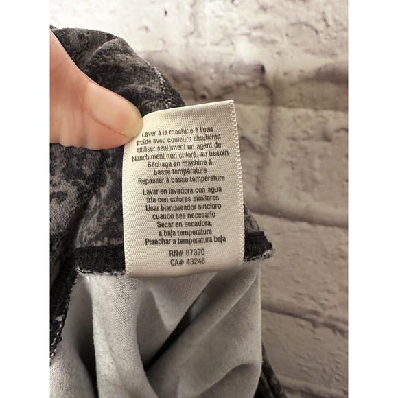 ALO Yoga‎ Women's Cropped Leggings Acid Wash Mid Rise Measured Size Small - Picture 6 of 7